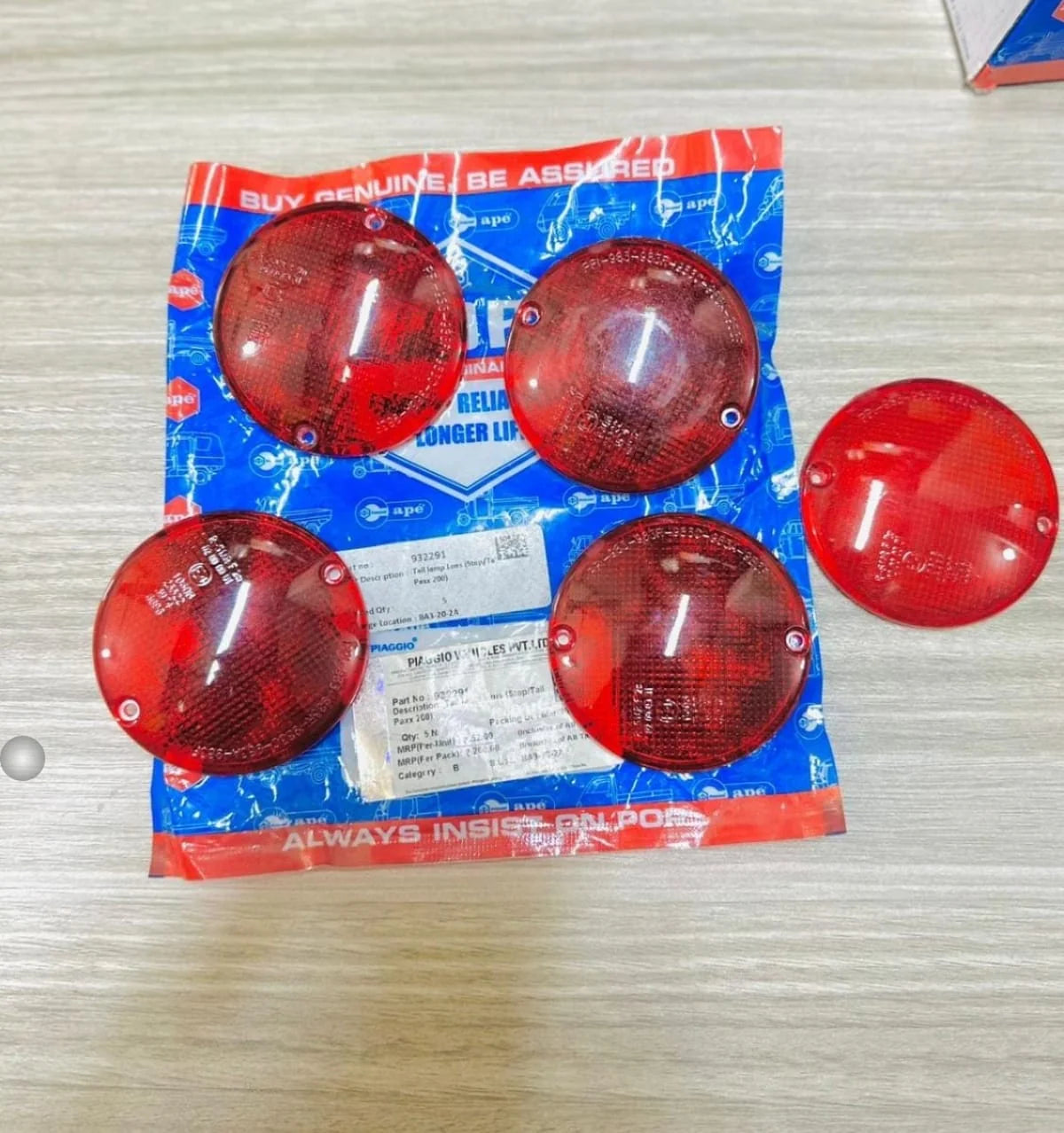 TAIL LAMP LENS 932291