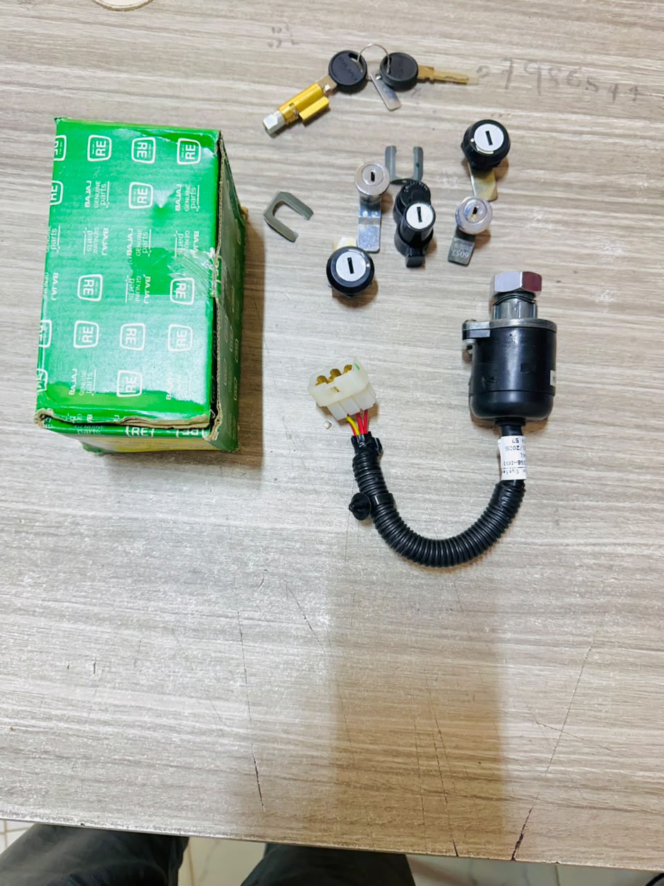 LOCK SE 24181153